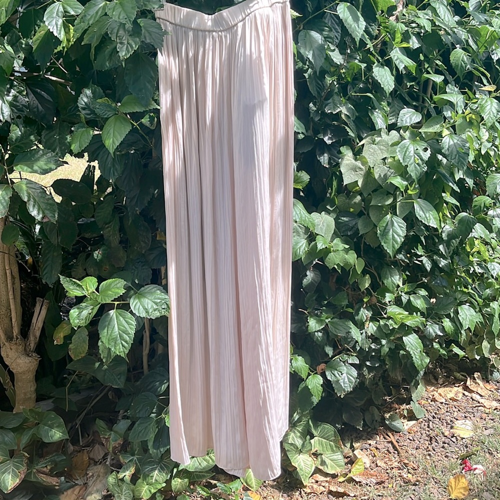 Zara Small Flowy White pants wide leg